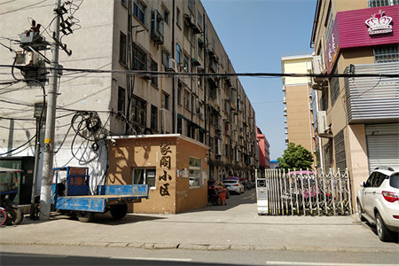 康惠佳苑紧邻一实小明湖中学简单装修证满五年送储藏室